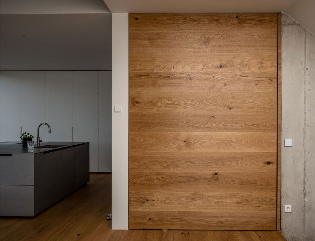 Raumhohe Zimmertür bis zur Decke nach Maß